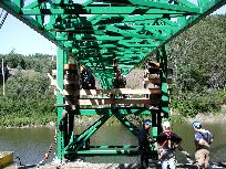 Cribbing being removed - Click for larger image